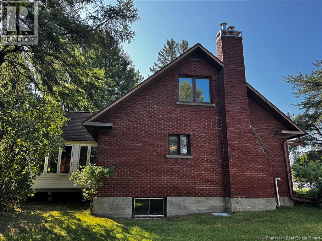 701 Victoria Street, Edmundston, New Brunswick  E3V 3T3 - Photo 9 - NB124863