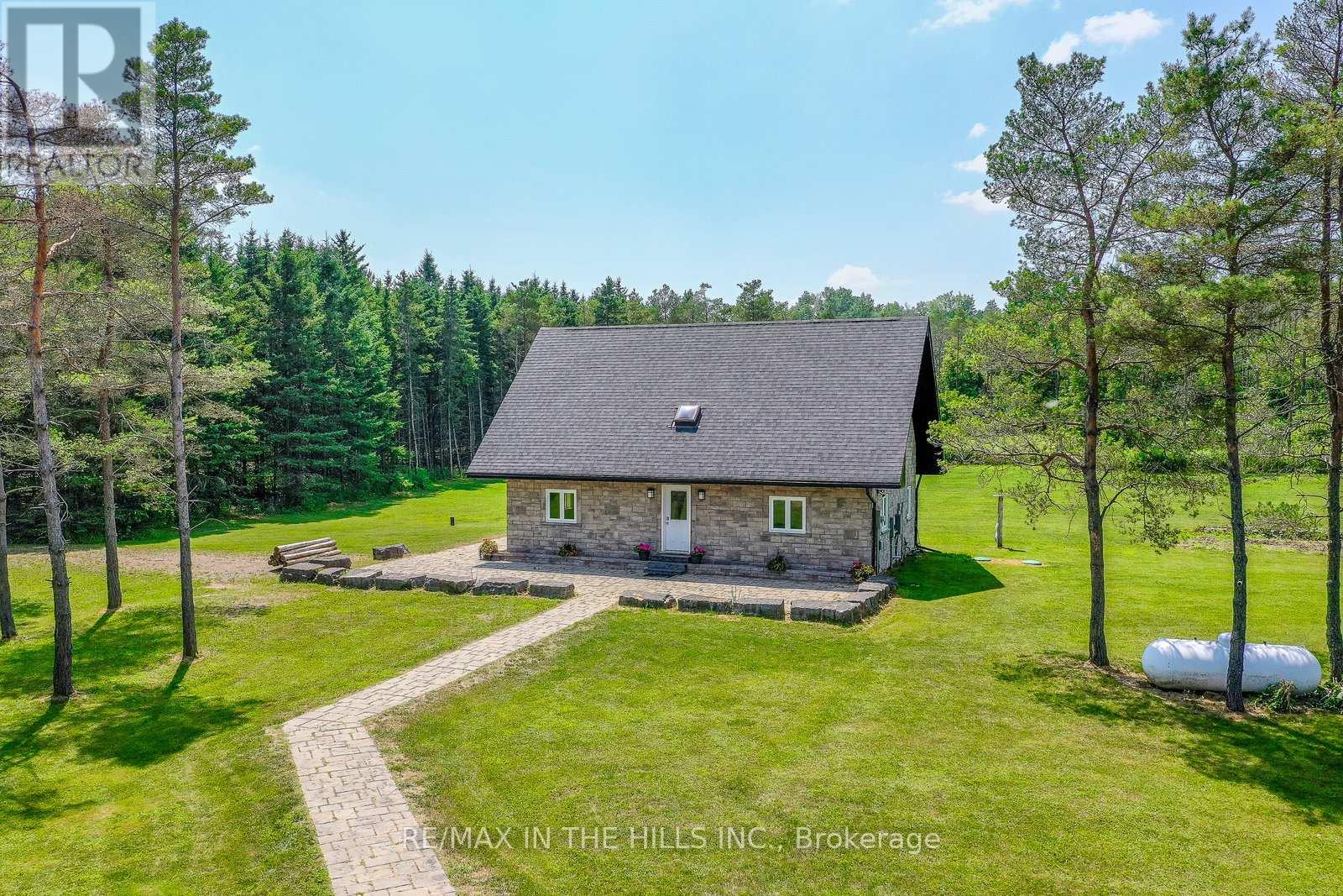 6 Shell Crescent, Mono, Ontario  L9W 6Y2 - Photo 3 - X12332638