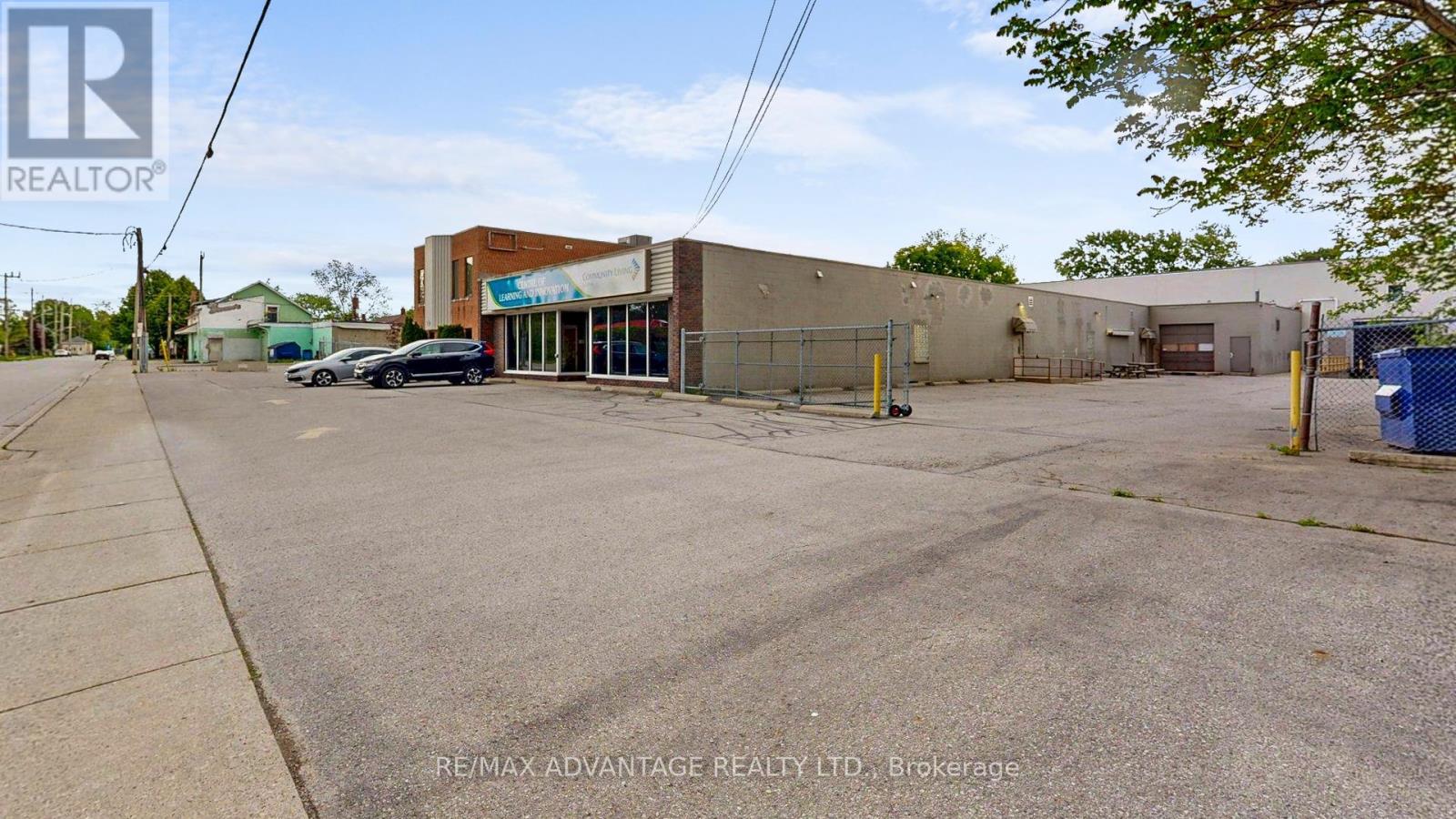 B - 527 South Street, London East, Ontario  N6B 1C4 - Photo 5 - X12368597