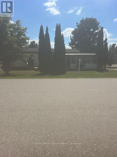 32 Pineview Avenue, Malahide, Ontario  N0L 2J0 - Photo 2 - X12368604
