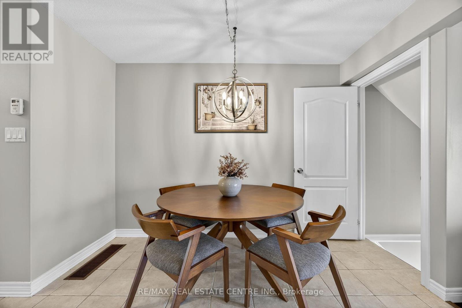 80 Preston Drive, Orangeville, Ontario  L9W 0C7 - Photo 10 - W12368457