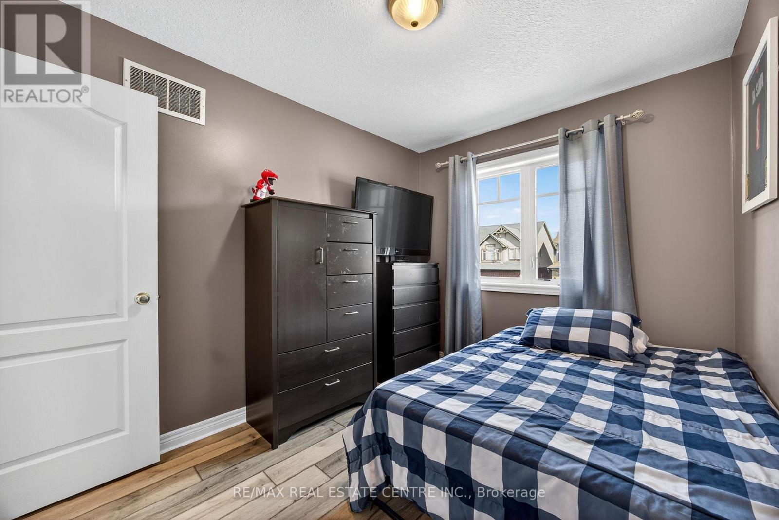 80 Preston Drive, Orangeville, Ontario  L9W 0C7 - Photo 22 - W12368457