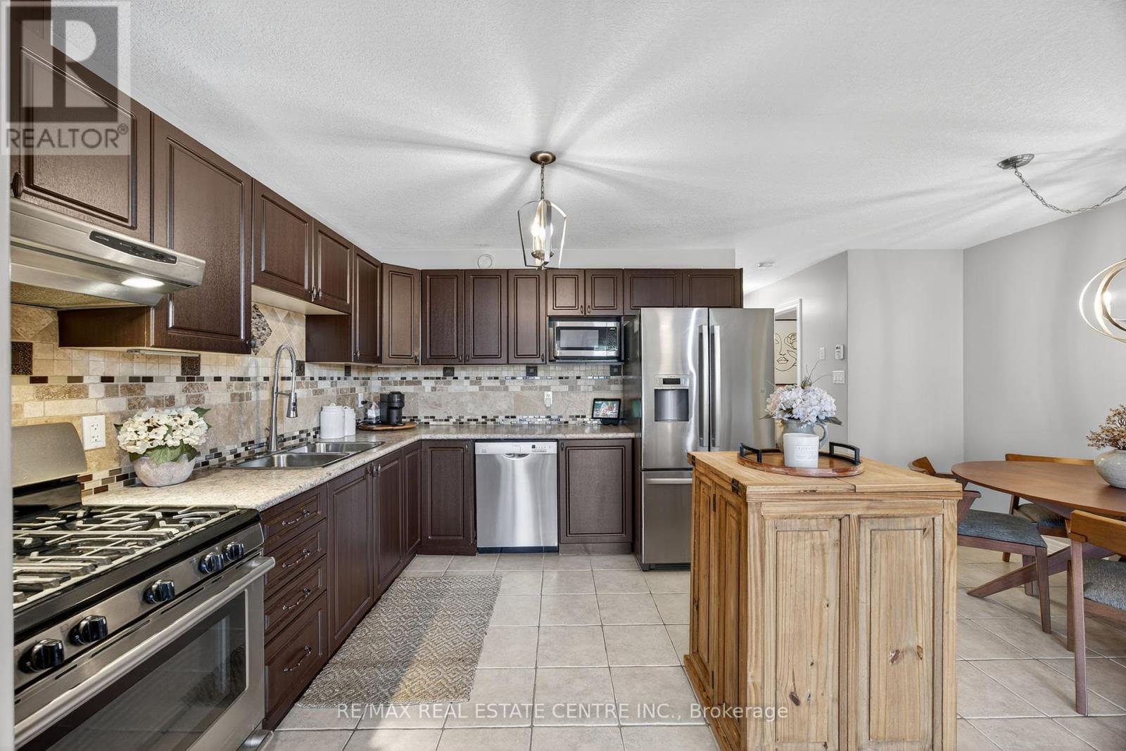 80 Preston Drive, Orangeville, Ontario  L9W 0C7 - Photo 8 - W12368457