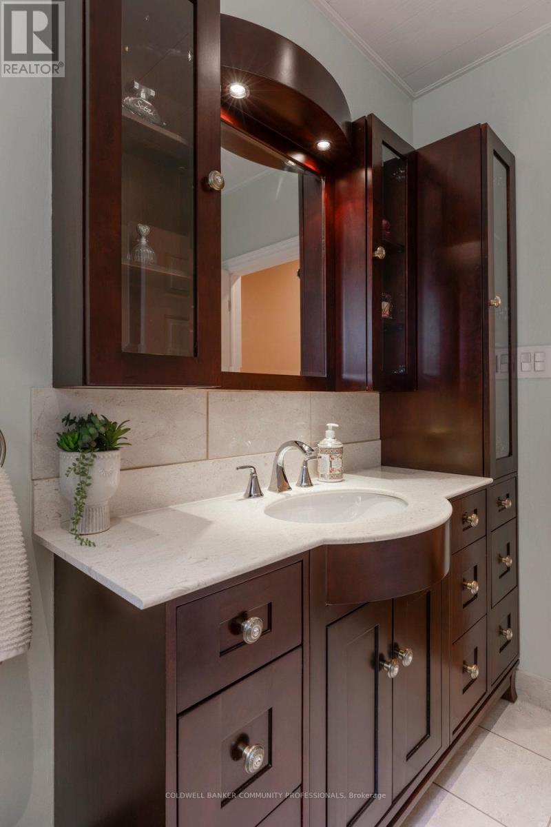 50 Braemar Place, Hamilton, Ontario  L9C 1E2 - Photo 18 - X12368494