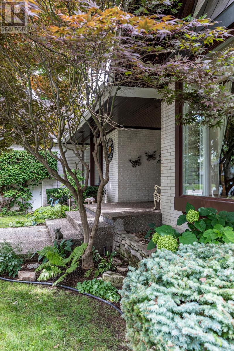 50 Braemar Place, Hamilton, Ontario  L9C 1E2 - Photo 3 - X12368494