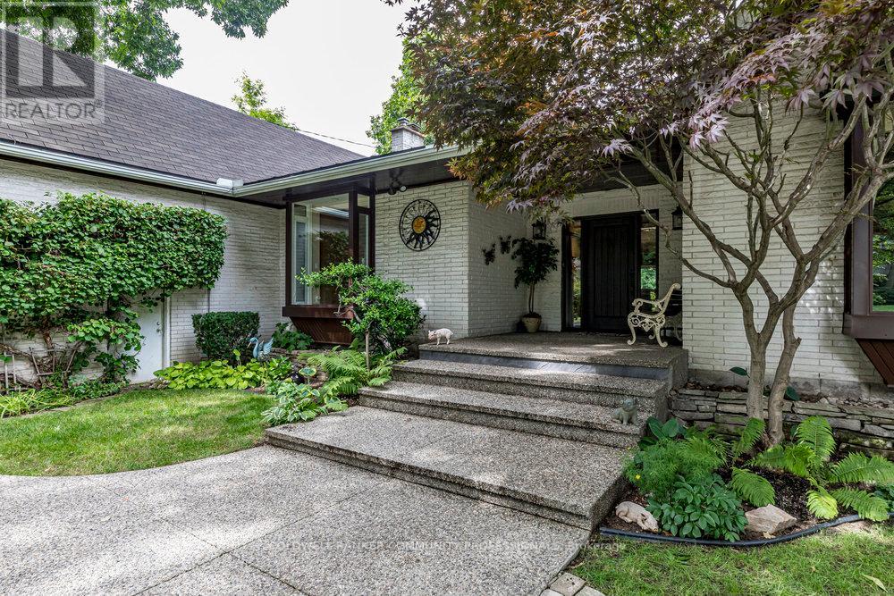 50 Braemar Place, Hamilton, Ontario  L9C 1E2 - Photo 4 - X12368494