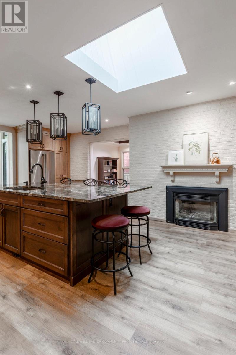 50 Braemar Place, Hamilton, Ontario  L9C 1E2 - Photo 8 - X12368494