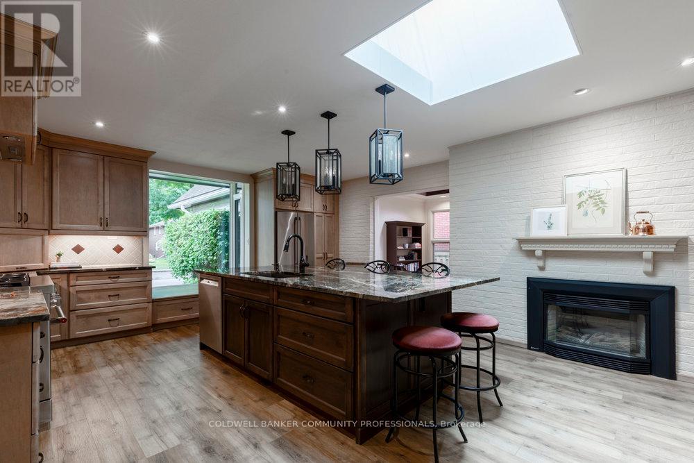 50 Braemar Place, Hamilton, Ontario  L9C 1E2 - Photo 9 - X12368494