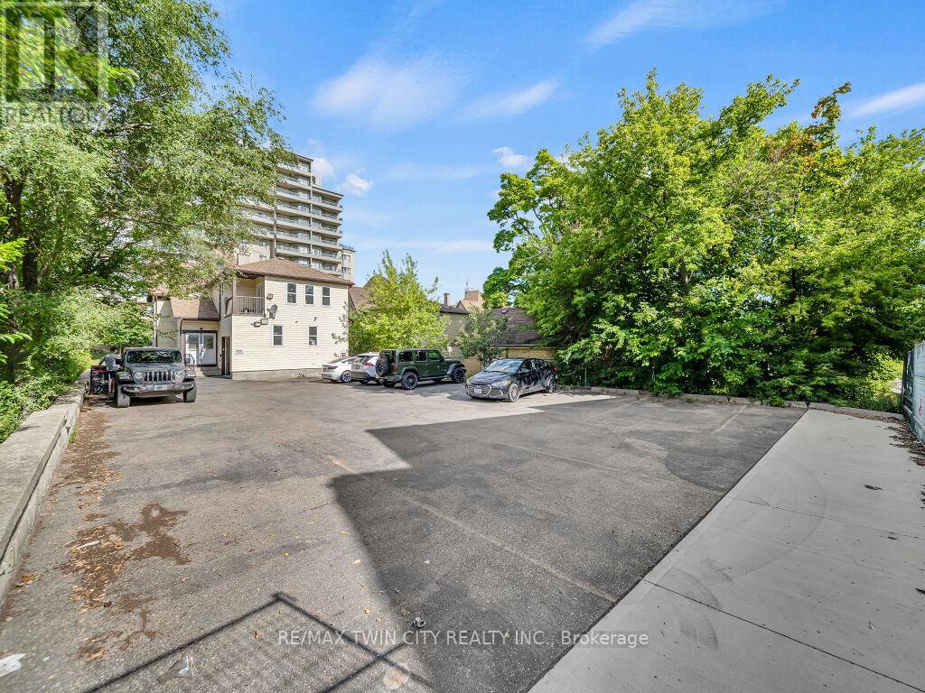 561 Queen Street S, Kitchener, Ontario  N2G 1W9 - Photo 26 - X12368542