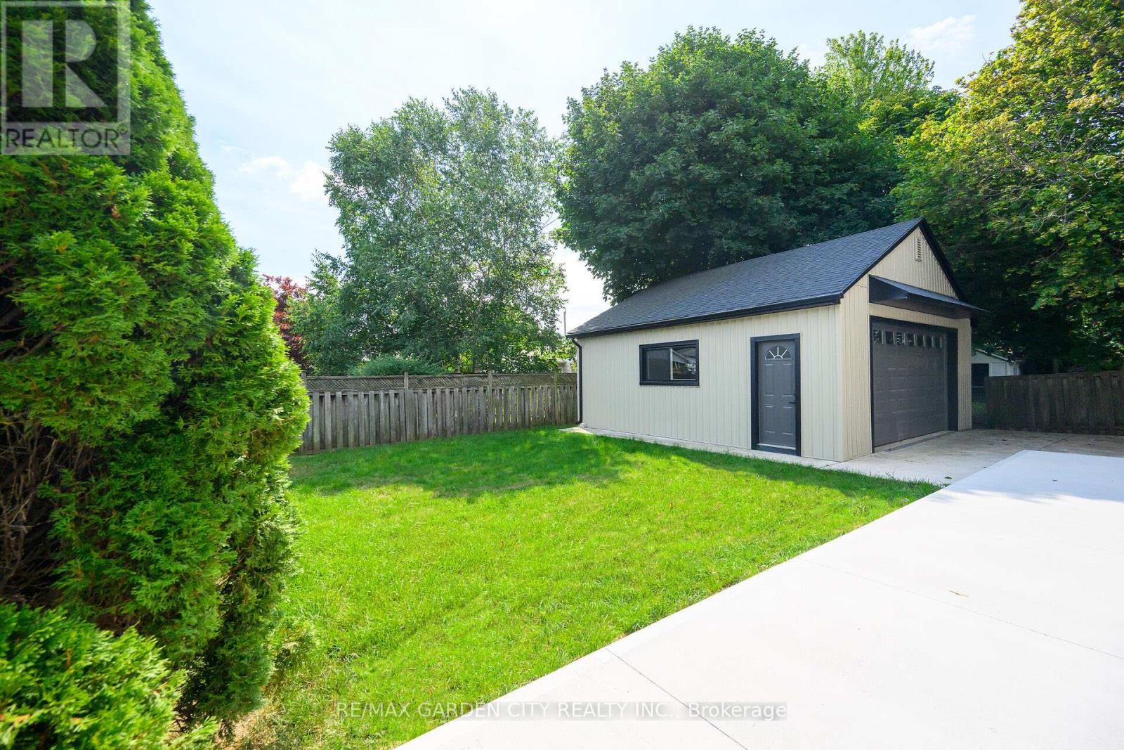 14 Marr Avenue, Grimsby, Ontario  L3M 2N7 - Photo 43 - X12368565