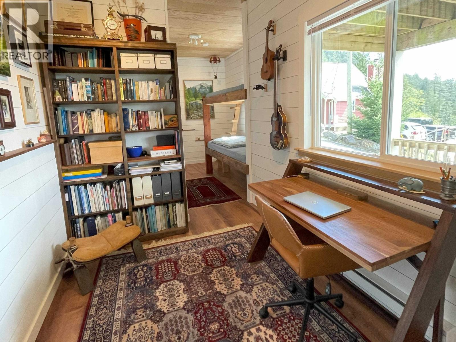 13564 Lee Road, Madeira Park, British Columbia  V0N 1S1 - Photo 13 - R3041210