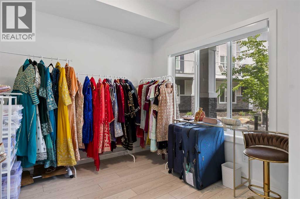Property at 802, 335 Creekside Boulevard SW image 4