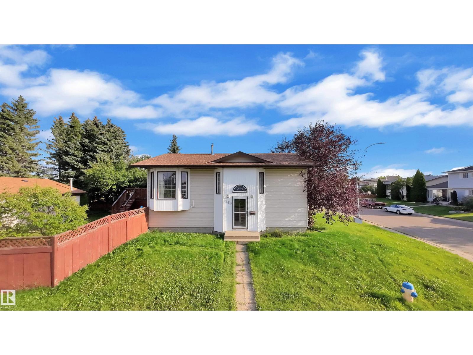 7853 26 Av Nw, Edmonton, Alberta  T6K 3S7 - Photo 2 - E4455049
