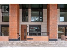 7 WATKINSON AVENUE, Toronto, Ontario
