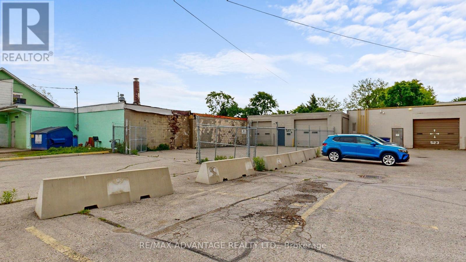 B - 527 South Street, London East, Ontario  N6B 1C4 - Photo 3 - X12368597
