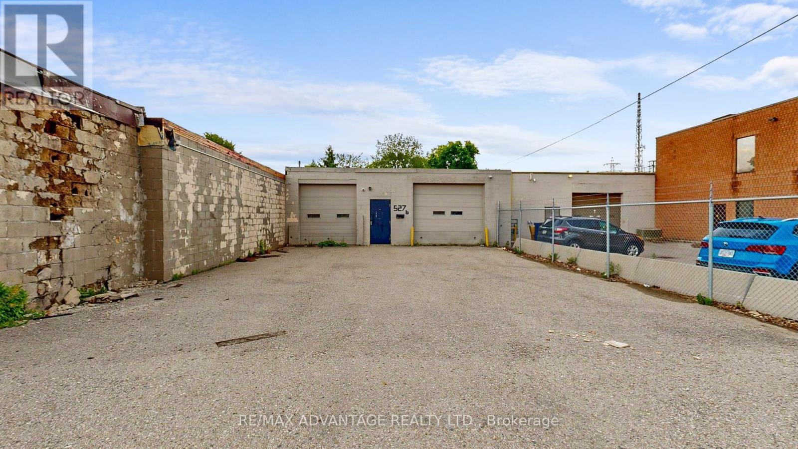 B - 527 South Street, London East, Ontario  N6B 1C4 - Photo 1 - X12368597