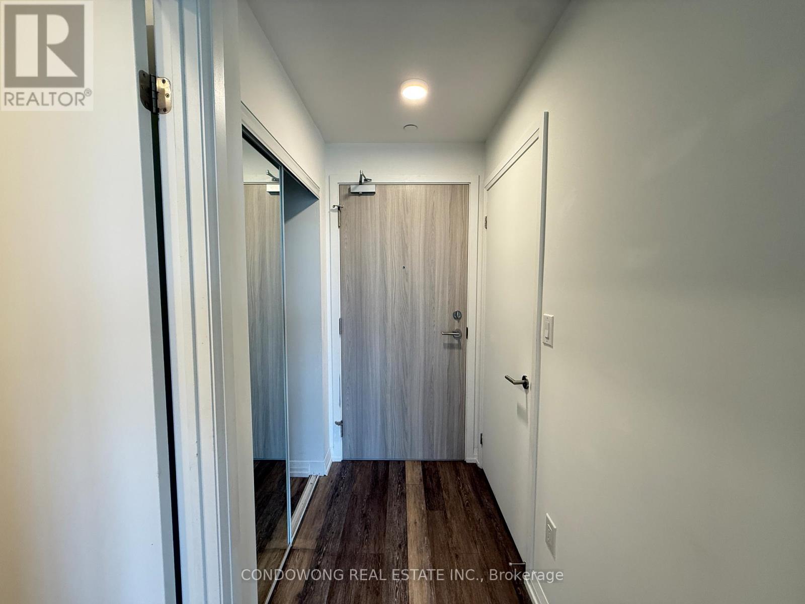 715 - 75 Canterbury Place, Toronto, Ontario  M2N 0L2 - Photo 2 - C12368583