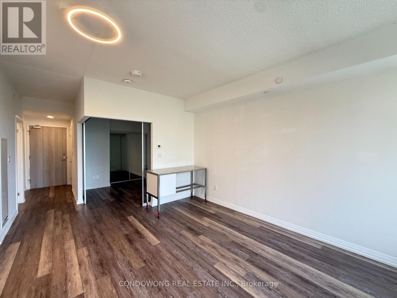715 - 75 Canterbury Place, Toronto, Ontario  M2N 0L2 - Photo 3 - C12368583