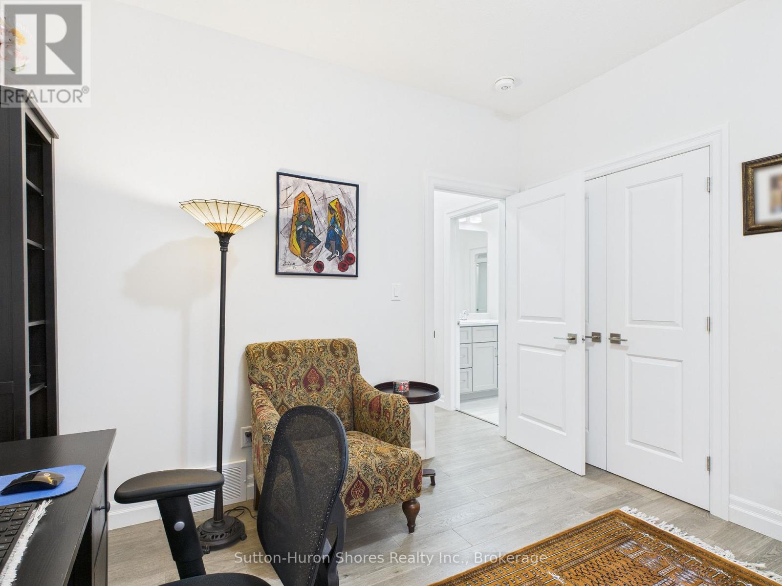 404 Devonshire Road, Saugeen Shores, Ontario  N0H 2C3 - Photo 13 - X12368718