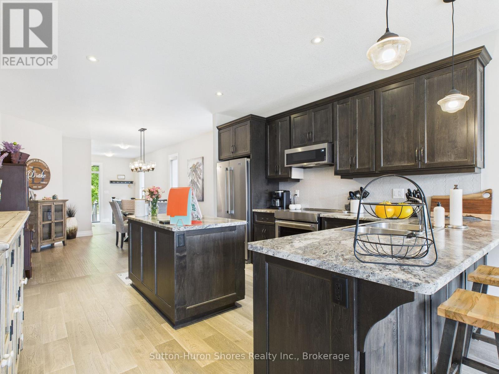 404 Devonshire Road, Saugeen Shores, Ontario  N0H 2C3 - Photo 16 - X12368718