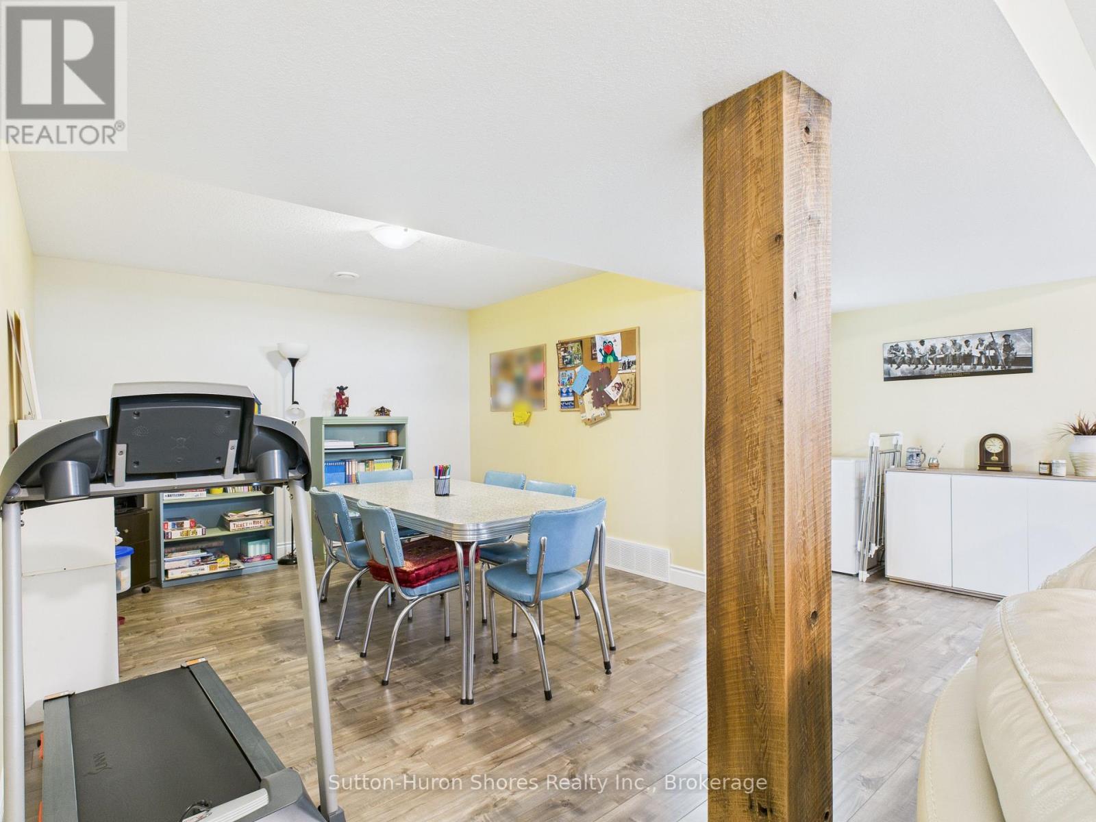 404 Devonshire Road, Saugeen Shores, Ontario  N0H 2C3 - Photo 31 - X12368718