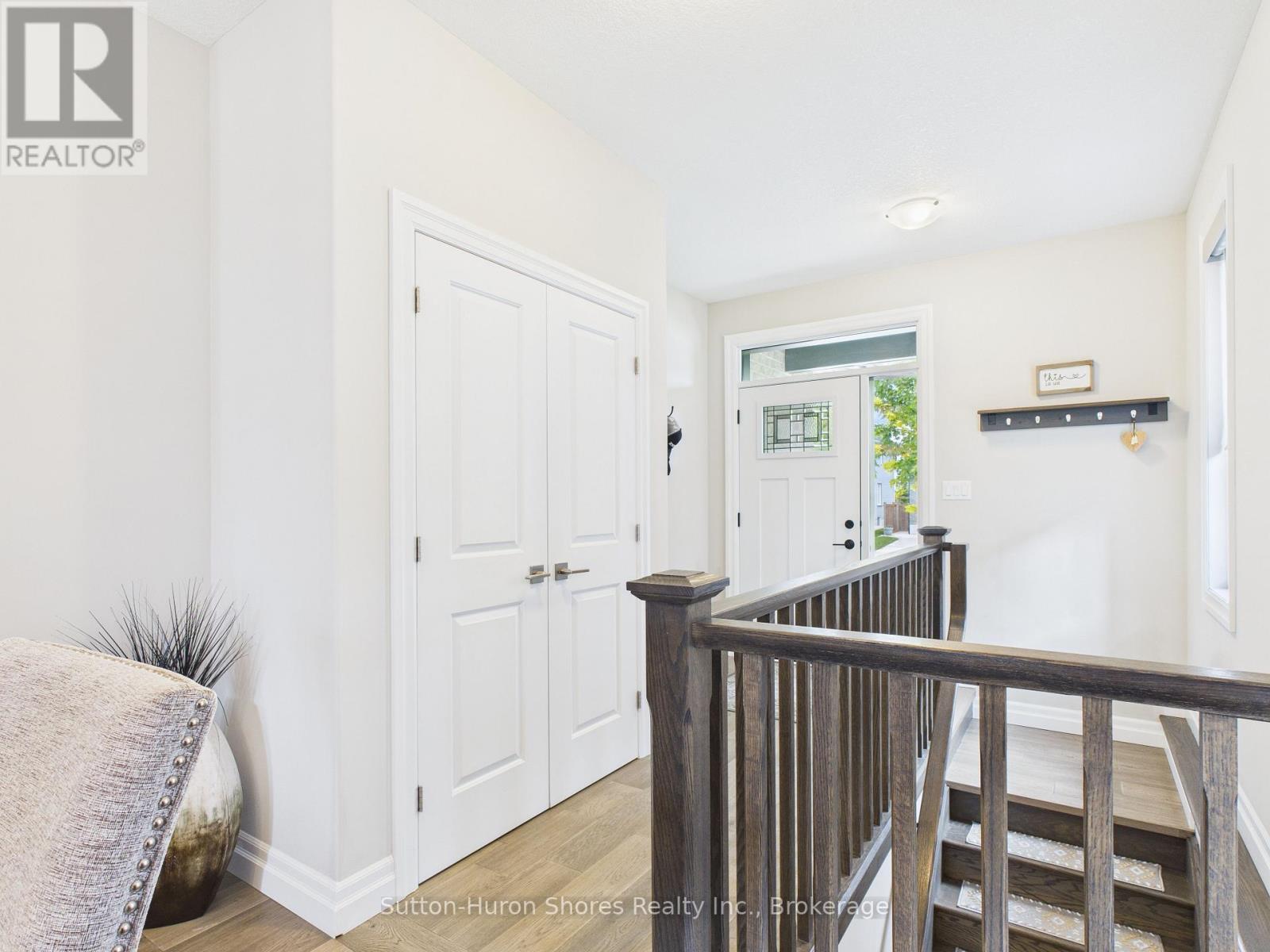 404 Devonshire Road, Saugeen Shores, Ontario  N0H 2C3 - Photo 4 - X12368718