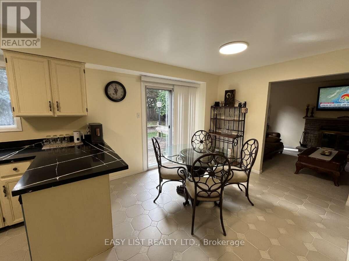 102 Burwell Crescent, Markham, Ontario  L3P 6V1 - Photo 10 - N12368598