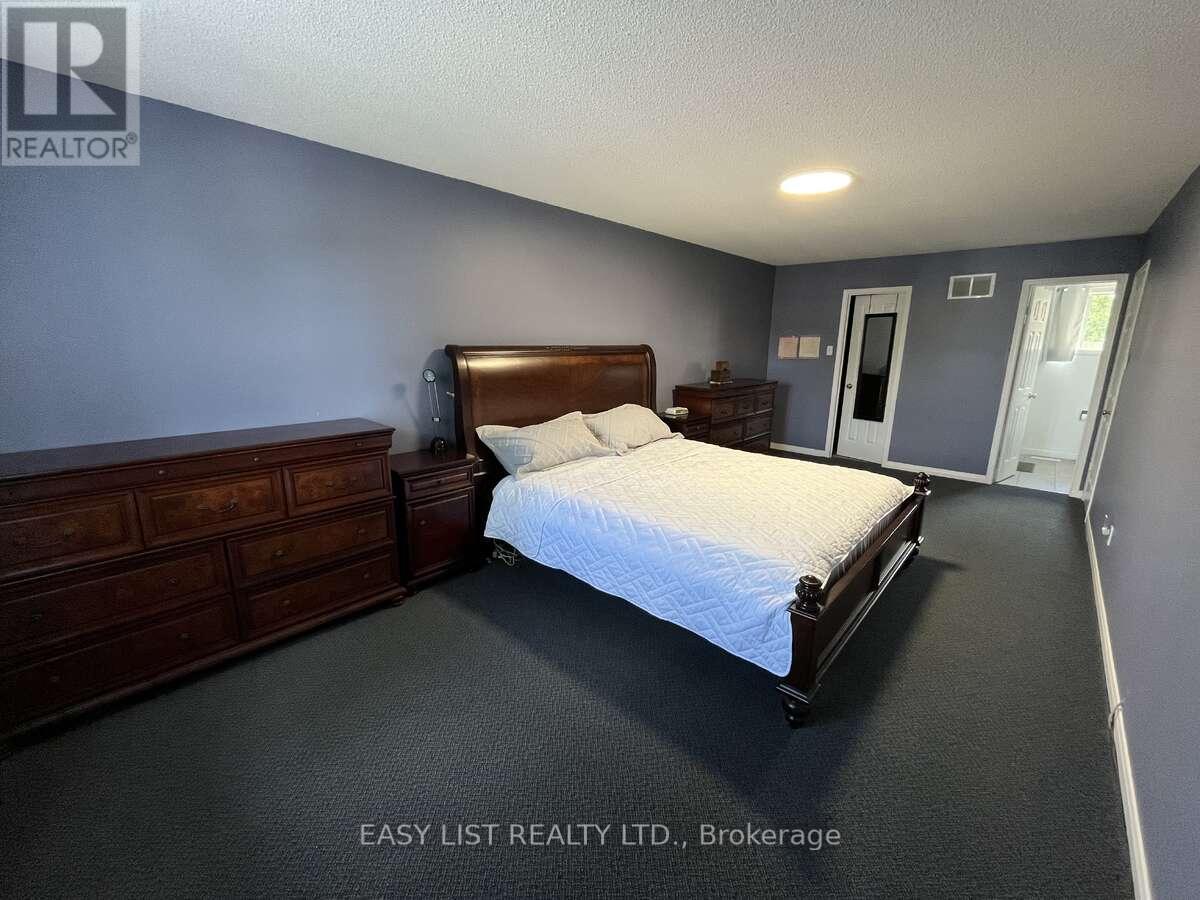 102 Burwell Crescent, Markham, Ontario  L3P 6V1 - Photo 17 - N12368598