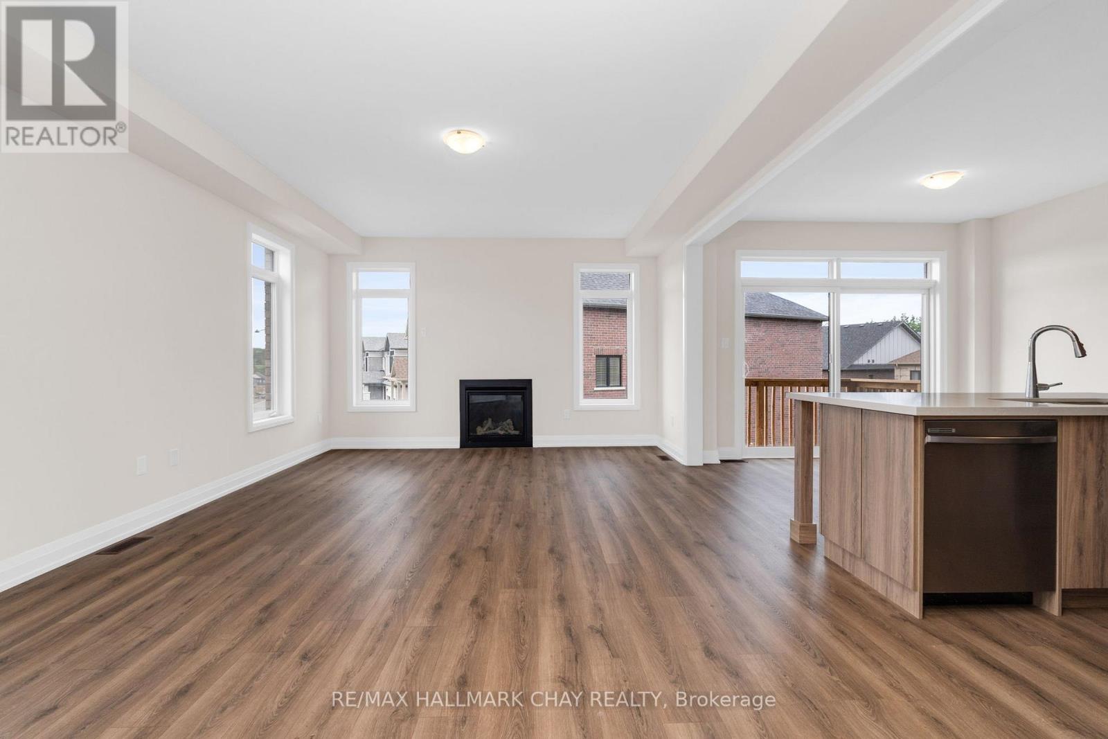58 Bearberry Road, Springwater, Ontario  L9X 2E1 - Photo 5 - S12368632