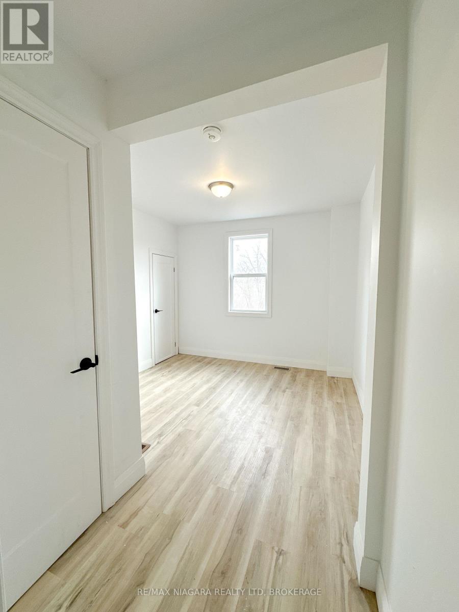 233 Pelham Road, St. Catharines, Ontario  L2S 1W8 - Photo 21 - X12368643