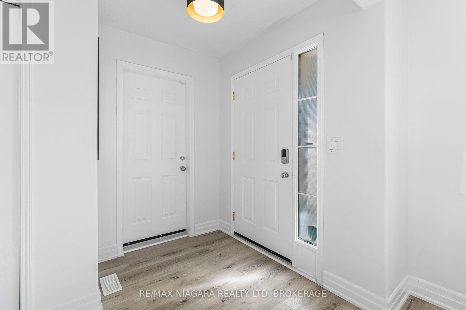 Property at 113 FOXTAIL AVENUE image 3
