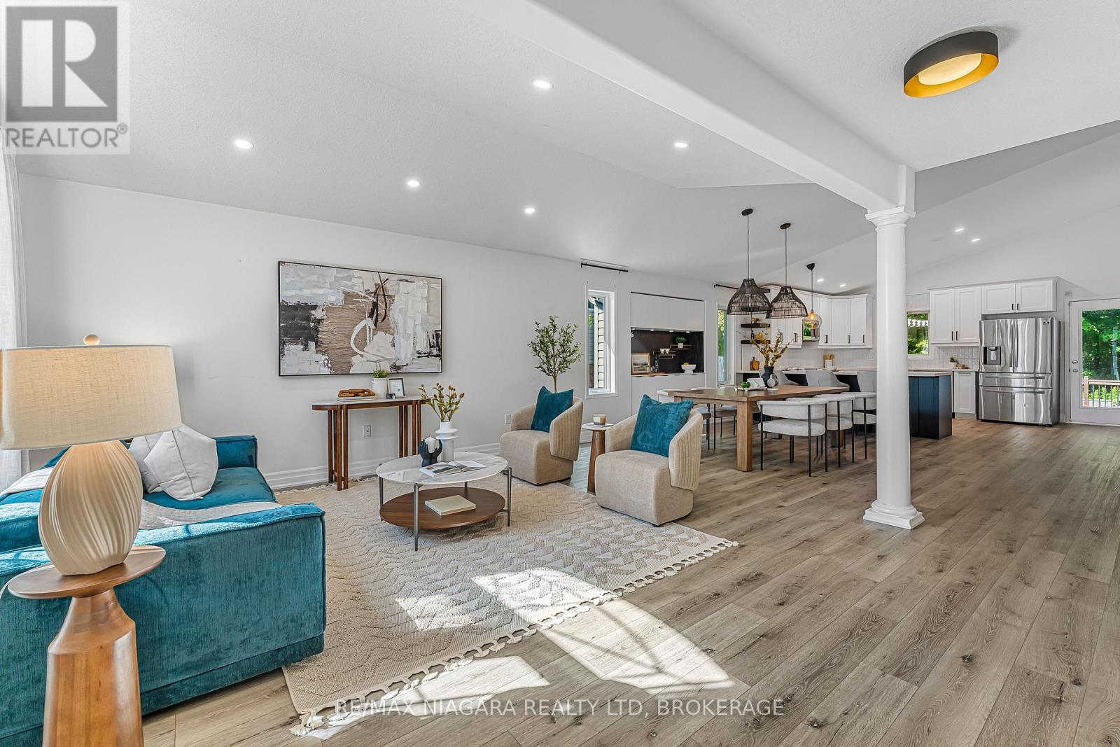 Property at 113 FOXTAIL AVENUE image 4