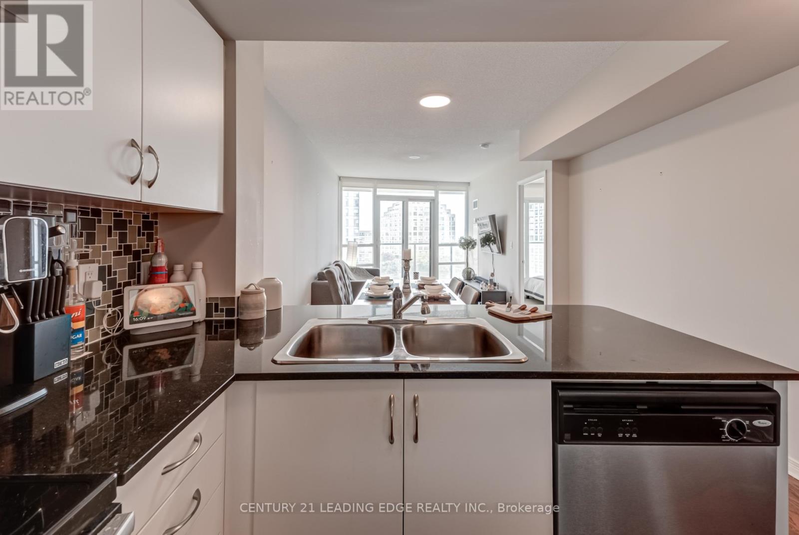 601 - 2240 Lake Shore Boulevard W, Toronto (Mimico), Ontario  M8V 1A5 - Photo 12 - W12368618