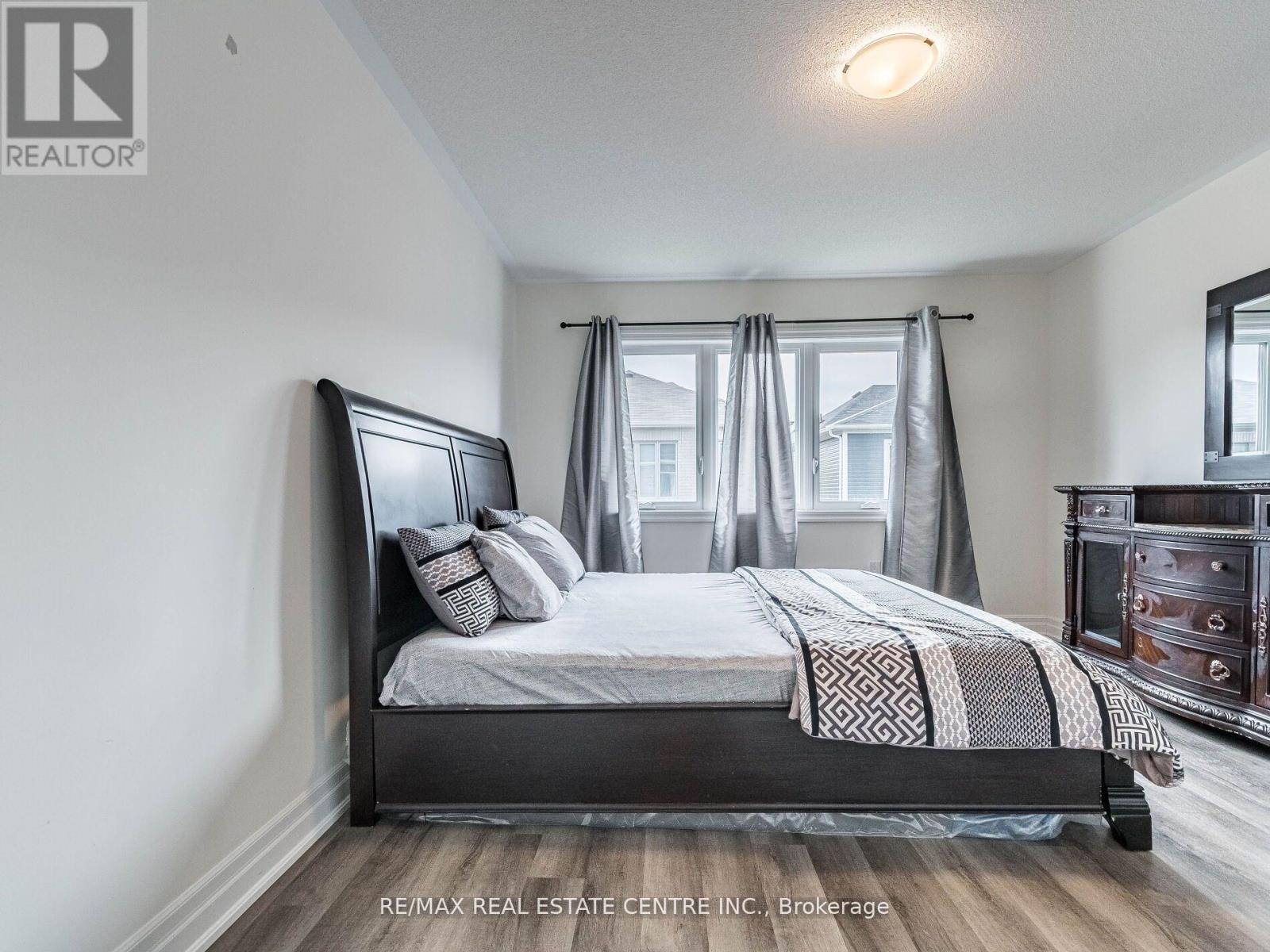 86 - 975 Whitlock Avenue, Milton, Ontario  L9E 1S9 - Photo 18 - W12368636
