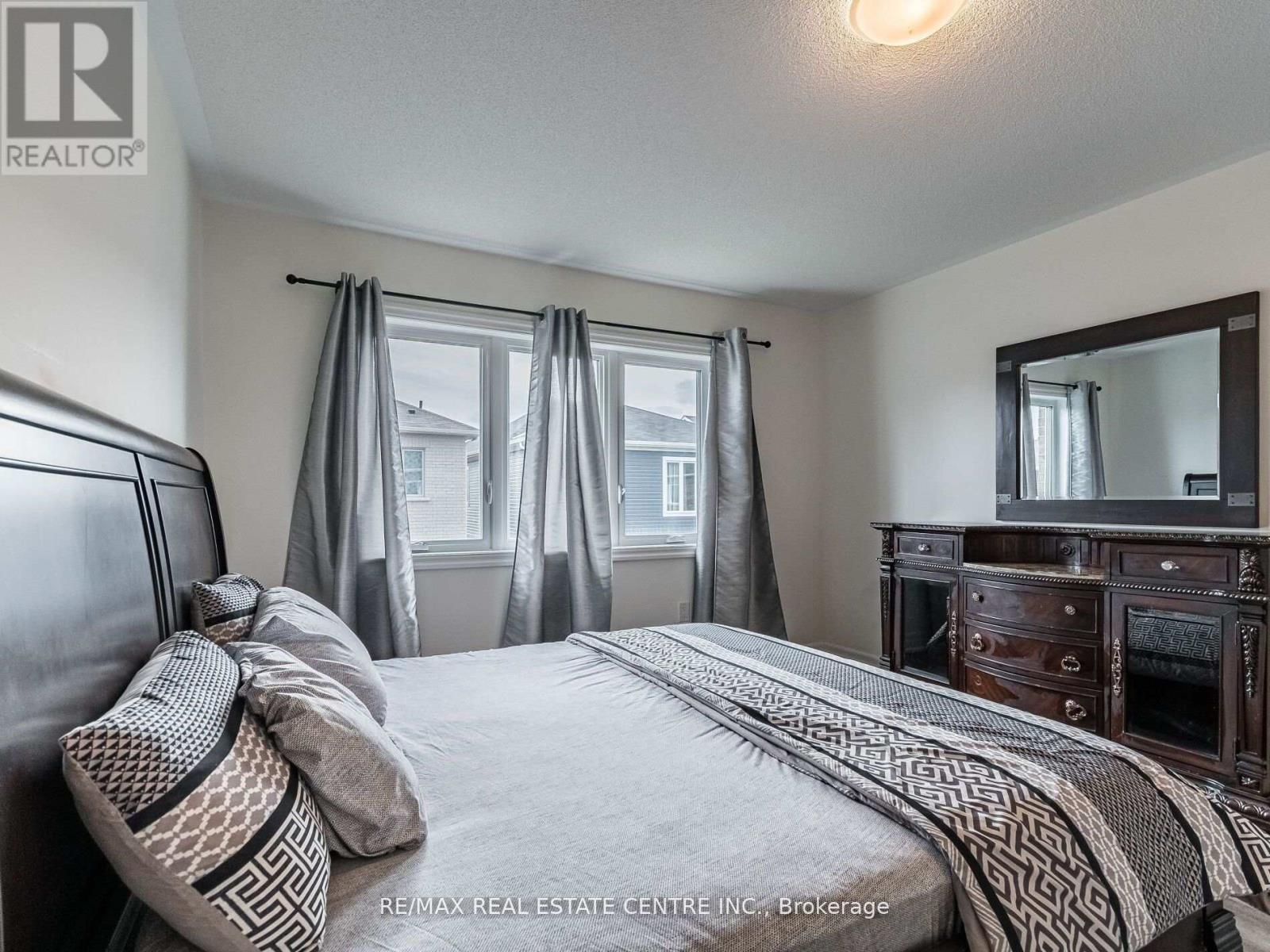 86 - 975 Whitlock Avenue, Milton, Ontario  L9E 1S9 - Photo 19 - W12368636