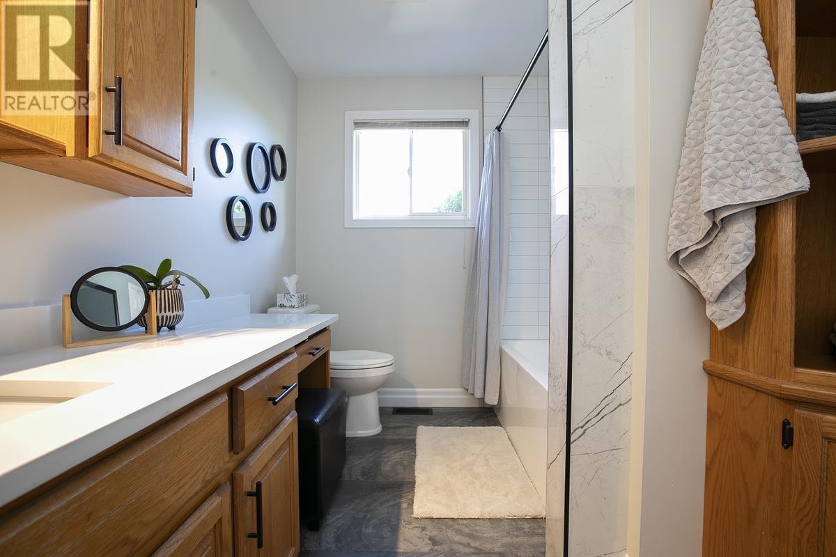 1033 Black Rd, Sault Ste. Marie, Ontario  P6A 6J8 - Photo 35 - SM252417