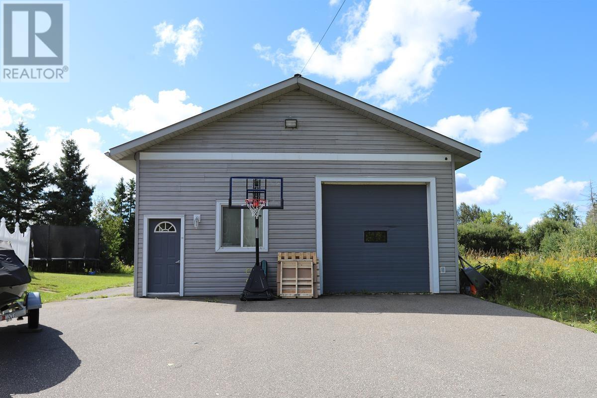 1033 Black Rd, Sault Ste. Marie, Ontario  P6A 6J8 - Photo 47 - SM252417