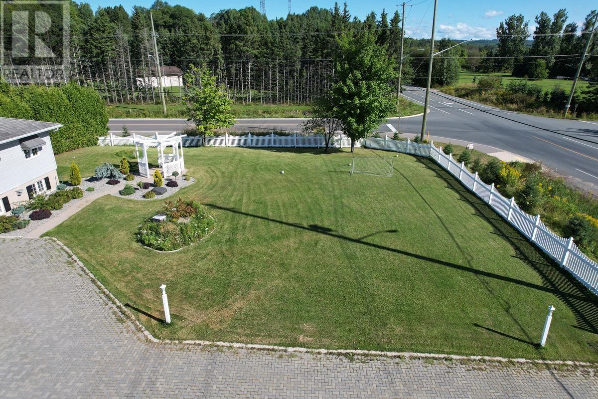 1033 Black Rd, Sault Ste. Marie, Ontario  P6A 6J8 - Photo 6 - SM252417