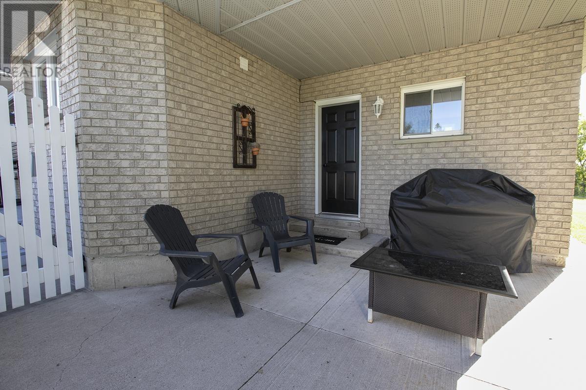 1033 Black Rd, Sault Ste. Marie, Ontario  P6A 6J8 - Photo 7 - SM252417