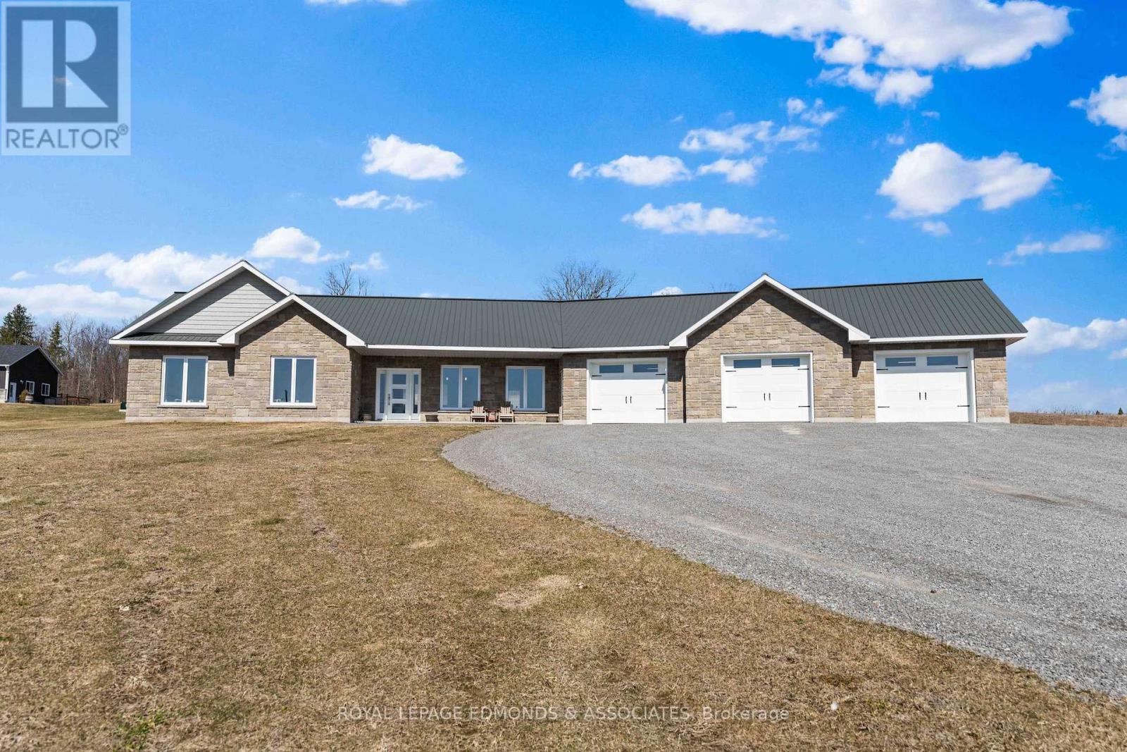 346 Foresters Falls Road, Whitewater Region, Ontario  K0J 1K0 - Photo 10 - X12368695
