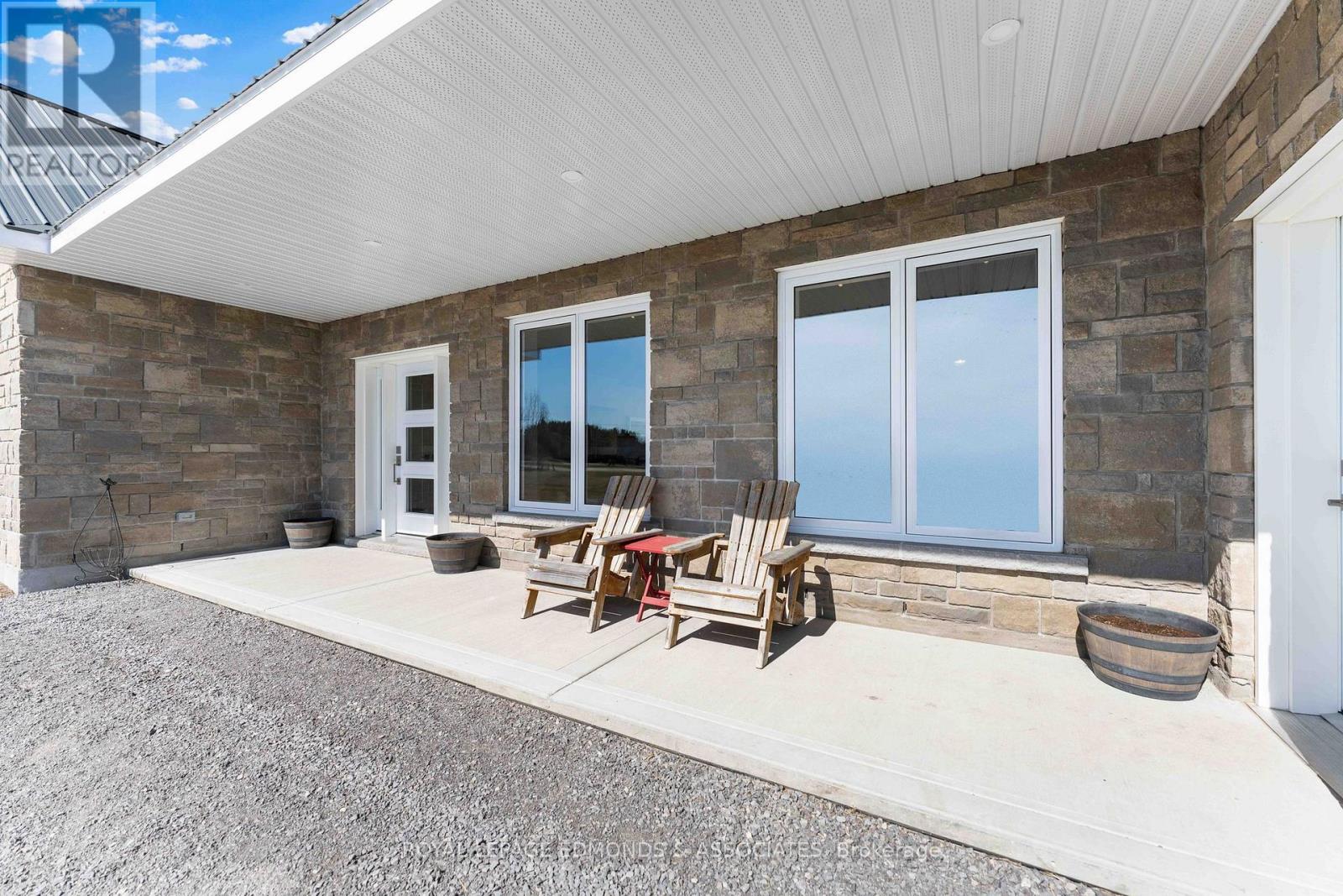 346 Foresters Falls Road, Whitewater Region, Ontario  K0J 1K0 - Photo 13 - X12368695