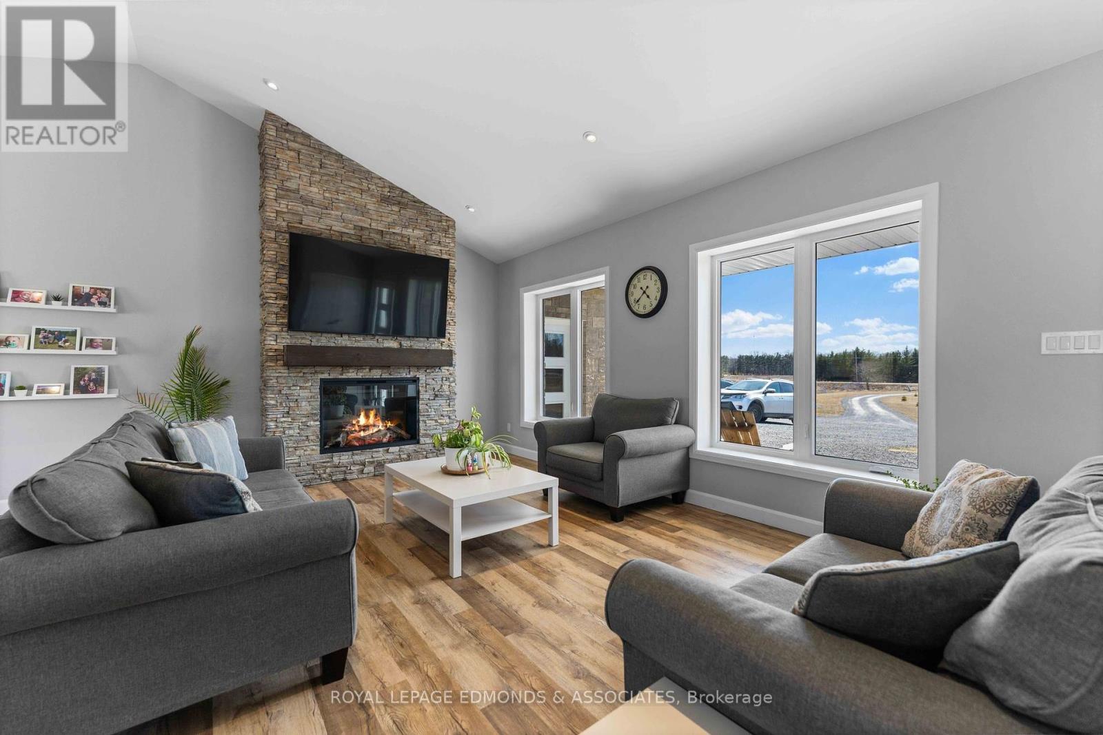 346 Foresters Falls Road, Whitewater Region, Ontario  K0J 1K0 - Photo 22 - X12368695
