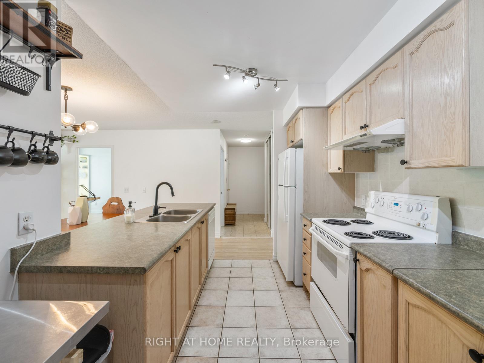 608 - 18 Parkview Avenue, Toronto, Ontario  M2N 7H7 - Photo 10 - C12368641