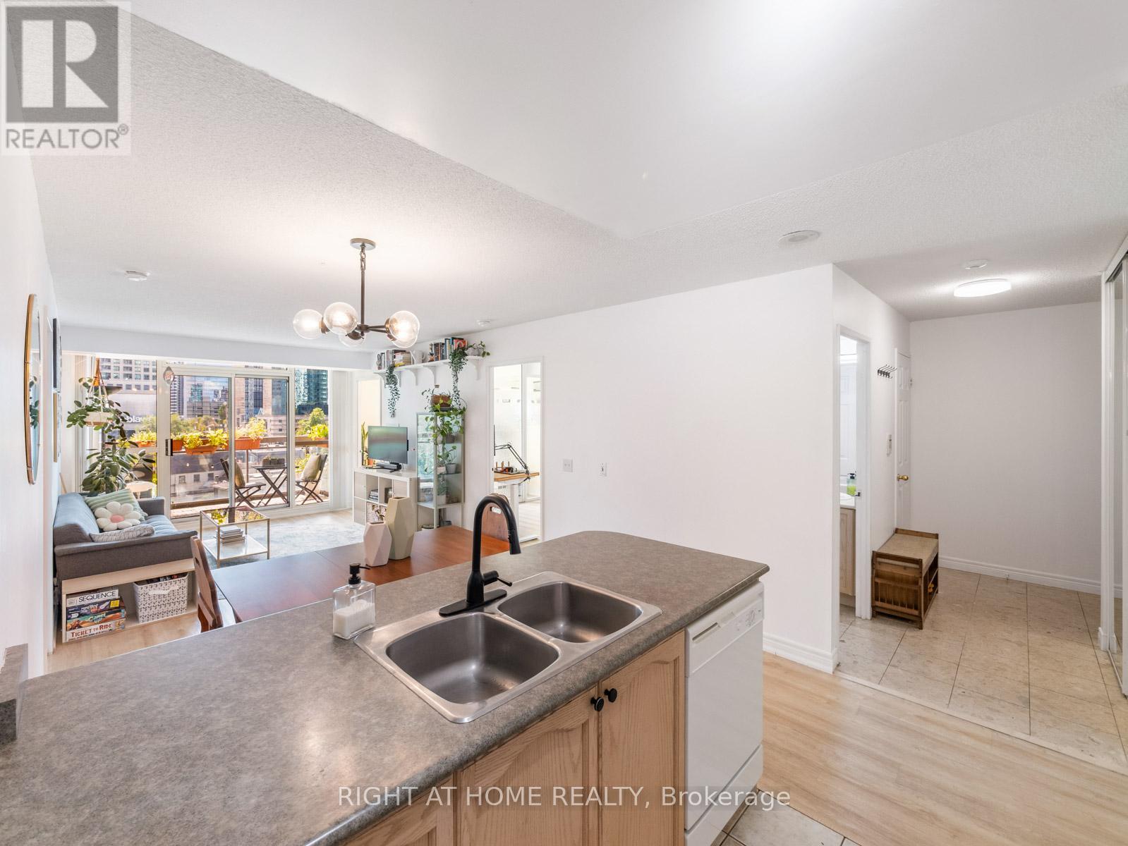 608 - 18 Parkview Avenue, Toronto, Ontario  M2N 7H7 - Photo 11 - C12368641
