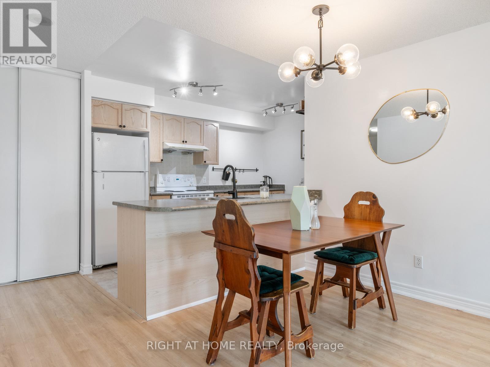 608 - 18 Parkview Avenue, Toronto, Ontario  M2N 7H7 - Photo 12 - C12368641