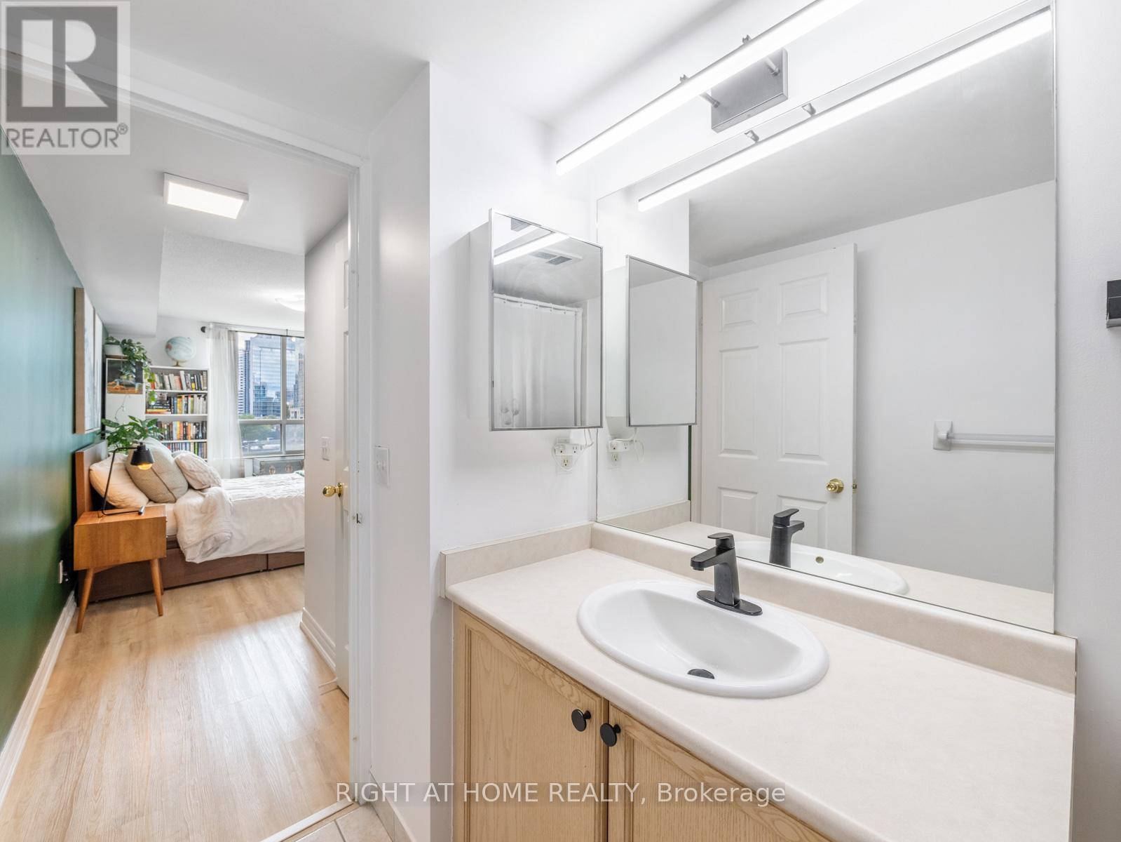 608 - 18 Parkview Avenue, Toronto, Ontario  M2N 7H7 - Photo 16 - C12368641