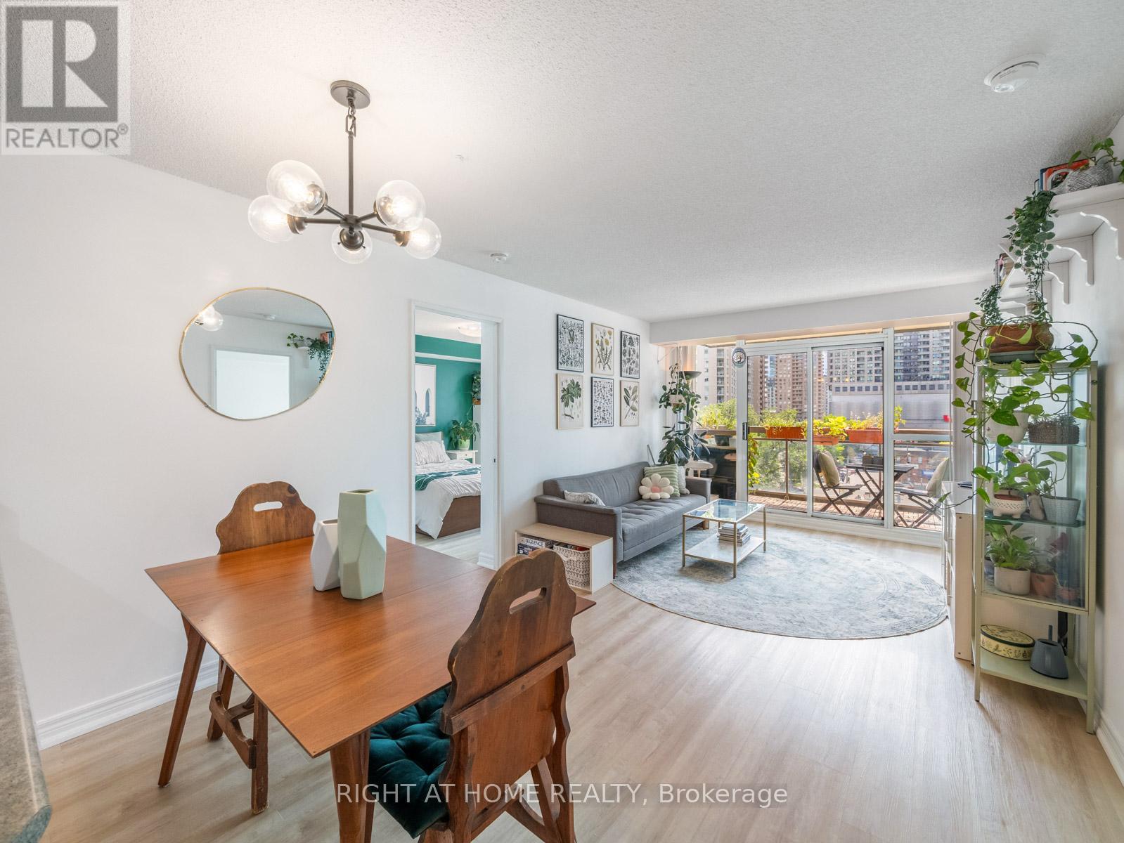 608 - 18 Parkview Avenue, Toronto, Ontario  M2N 7H7 - Photo 4 - C12368641