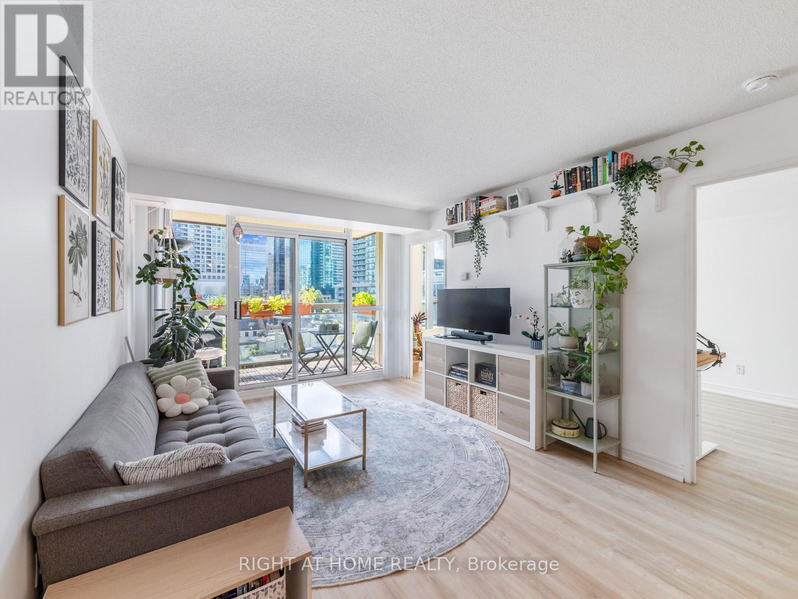 608 - 18 Parkview Avenue, Toronto, Ontario  M2N 7H7 - Photo 5 - C12368641