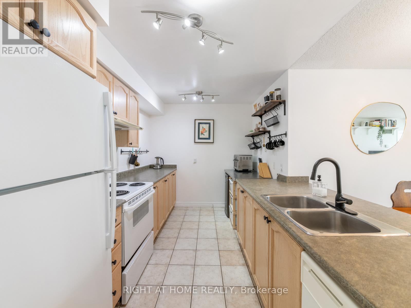 608 - 18 Parkview Avenue, Toronto, Ontario  M2N 7H7 - Photo 9 - C12368641