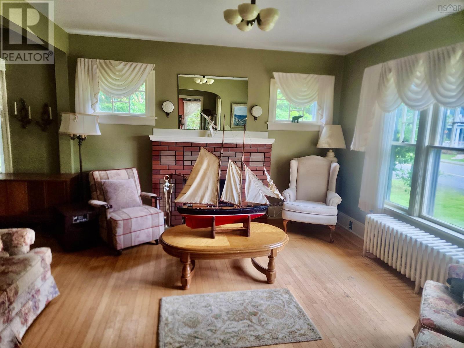 70 Victoria Road, Lunenburg, Nova Scotia  B0J 2C0 - Photo 12 - 202518020